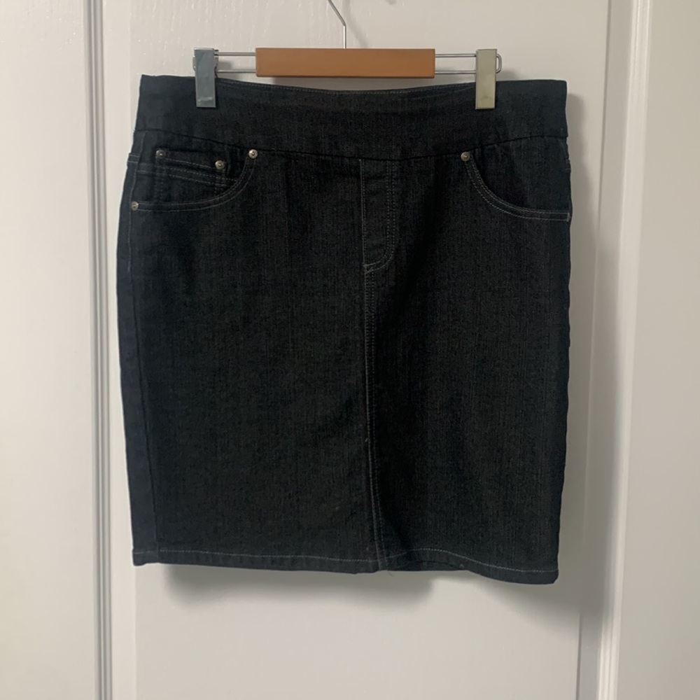 London Blues skirt ~ size 14 ~ EUC
